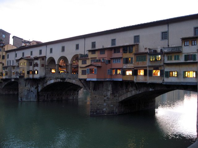 Ponte Vecchio-26.JPG - Believed to have been first built in Roman times, it was originally made of wood. However, after being destroyed by a flood in 1333, it was rebuilt in 1345, in stone.
